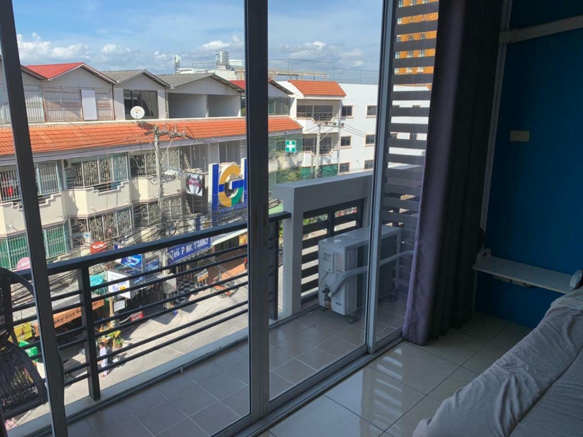 Retox Hotel Pattaya Exteriör bild